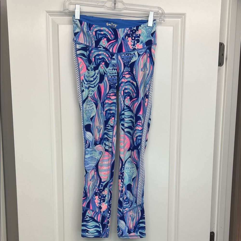 Lilly Pulitzer 💕 Luxletic Weekender Leggings "Scale Up Shell”